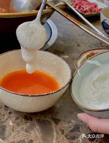 #绣园苏式火锅    佳肴菜名：奶盖番茄汤 