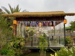 -茅草房·河畔园林火锅