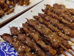 现穿羊肉串-呼伦贝尔烤羊·蒙古烤羊排(骏景店)