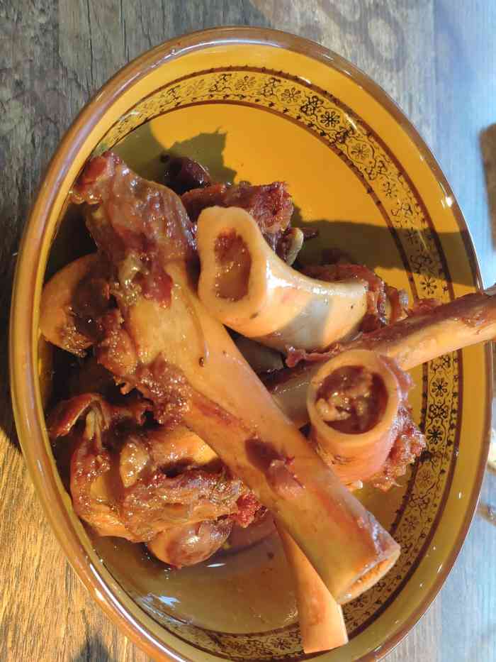 钱氏羊棒骨(长春总店)-"他家的羊棒骨有点鸡肋的感觉,主要是上面的.