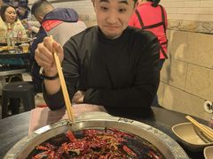 -洞亭火锅(防空洞总店)