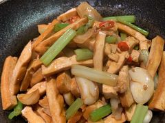 -佬麻雀·新湘菜(珠海金发购物中心店)