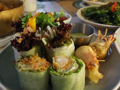 酥炸老虎虾香芒米纸卷配榴莲汁-CHINCHIN 青青·泰国料理(万象食家店)