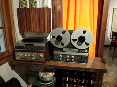 -Cuc Gach Quan Restaurant