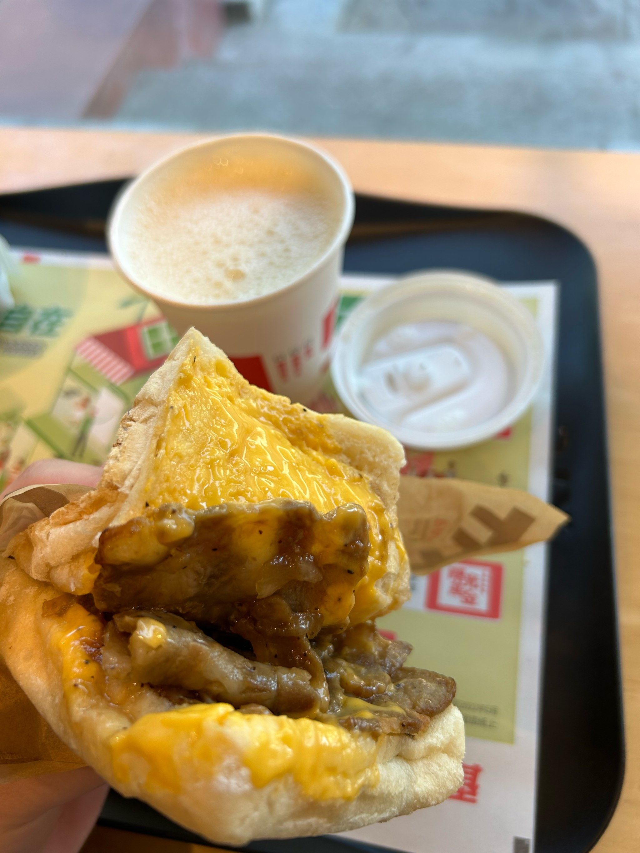 来试试新款肯德基早餐