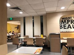 大堂-麦当劳(军博店)