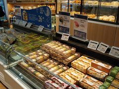 面包甜点陈列柜-bItBakery(岭南站店)
