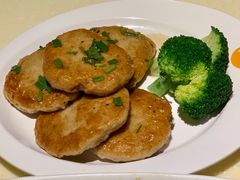 鱗魚餅-龙记烧腊茶餐厅(常德路店)