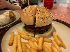 热辣汉堡-彼德西餐厅(凯德广场新南店)