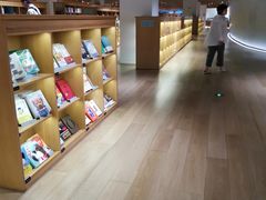 -新华文创·光的空间
