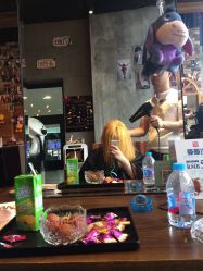 -PE SALON