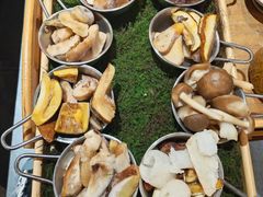 -一朵菌·野生菌探索家火锅(南亚店)