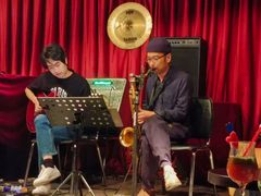 -东岸Cafe 爵士俱乐部