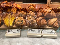 -HOT CRUSH趁热集合·现烤面包(环球港店)