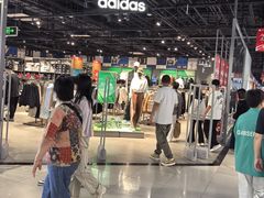 -燕莎奥特莱斯购物中心