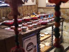 -老牌坊云南鱼豆花火锅(爱建店)