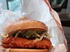 小炒肉风味麦辣鸡腿汉堡-麦当劳(北京路广百广场店)