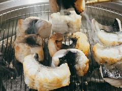 -围炉肉舍•炭烤活鳗•丹东海鲜烤肉(步行街店)