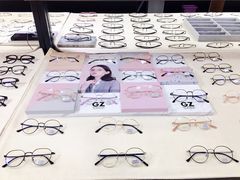 -罗伯特眼镜·蔡司官方授权(罗湖国贸店)