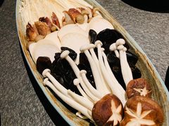 菌菇拼盘-老墙根涮肉·铜锅·烧烤(欢乐谷·王四营店)