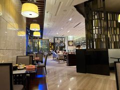 -广州万富希尔顿酒店·感趣自助餐厅·金秋蟹宴生蚝海鲜刺身