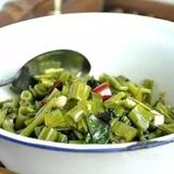 芹菜胡萝卜碎  用料  芹菜；胡萝卜；盐；生抽 