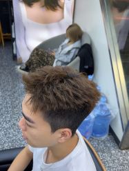 点击看大图 -藤野造型专业烫染接发