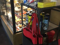 面包甜点陈列柜-星巴克(北京新辰里亚运村店)