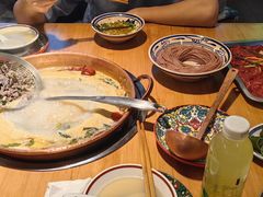 -洱火云南酸菜牛肉火锅(石景山当代商城店)