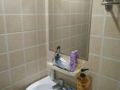 -莫泰酒店(上海虹桥北新泾地铁站天山路店)