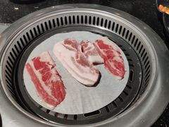 烤厚切黑香猪五花肉-烤路里·韩国品质自助烤肉(石路天虹4号店)