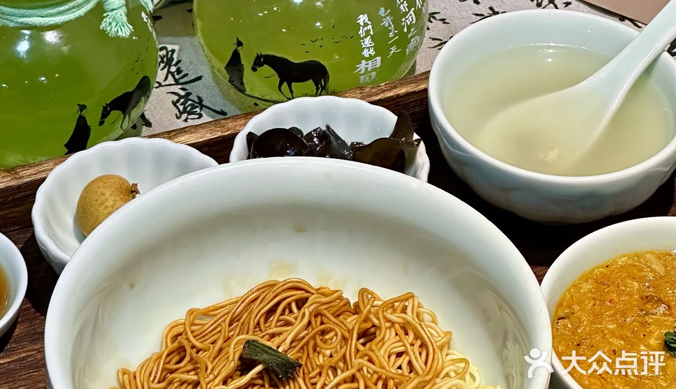 上海连蟹粉面馆都漂亮得不讲道理