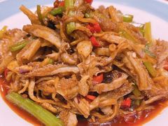 酸萝卜丝炒毛肚-冷大厨灌汤包