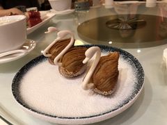 一品天鹅酥-唐宫海鲜舫