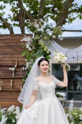 -曼青婚纱礼服馆