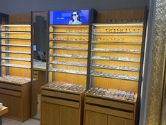 -优医视平价眼镜蔡司依视路折扣工厂店(德胜门店)