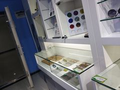 -提一眼镜·蔡司·依视路(小寨店)