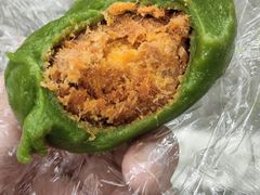 蛋黄肉松青团-许阿姨糕团店(南京总店)