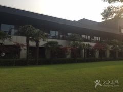 -上海怡沁园度假酒店