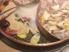 -洱火云南酸菜牛肉火锅(石景山当代商城店)