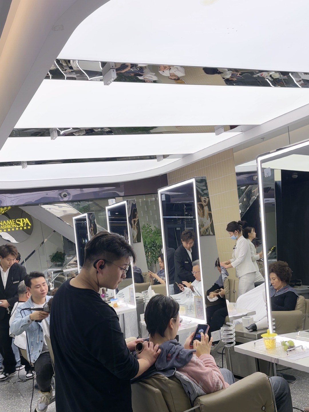 东乡浪潮理发店_秀阁理发店董事长是谁 东乡浪潮剃头
店_秀阁剃头
店董事长是谁 新闻资讯