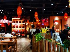 -老滇山寨•云南特色菜•地方菜•民族风情歌舞表演(金碧店)