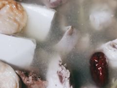 特色本鸡锅-新招鲜(桃浦路店)