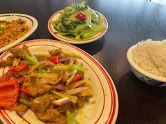 黄芥末酱炒牛肉-乾坤饭店