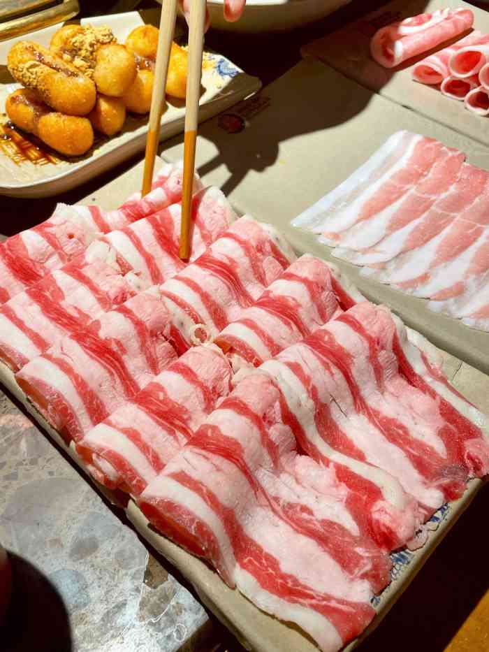 小龙坎火锅(梅溪湖步步高店)-"菜品:霸王牛肉一如既往地好吃,毛肚也是