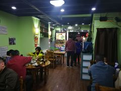 大堂-大富蚝乌东哥饭店·石锅鱼杂·柠檬鸭(革新路店)