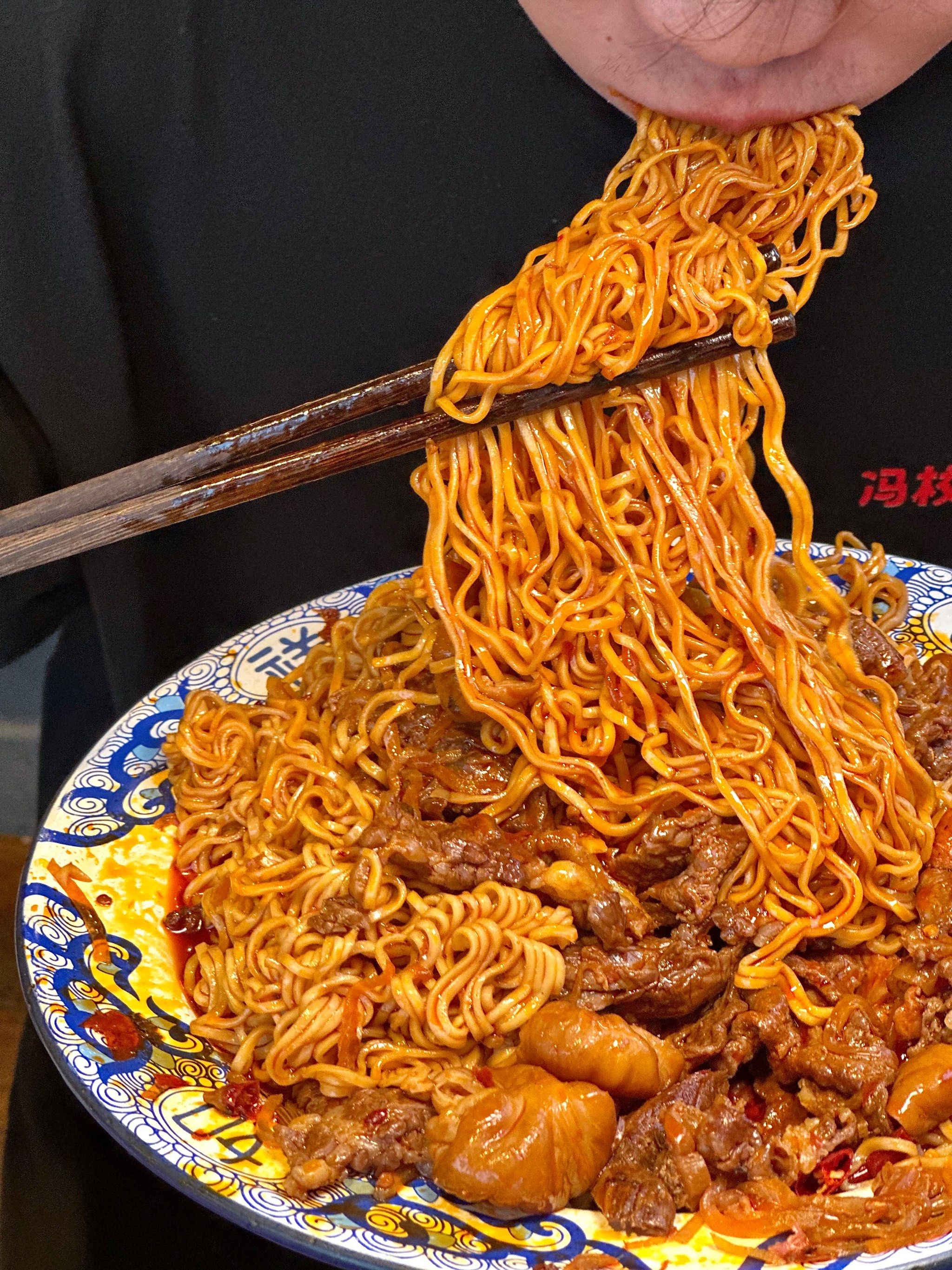 吃辣我只服我朋友!谁吃火锅喊煮泡面啊!