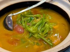 -帅巴人舅母子腊蹄民俗村