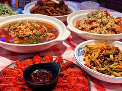 -肥小宝·金牌油焖大虾(襄阳龙虾地标店)