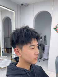 -阿三造型烫染•接发